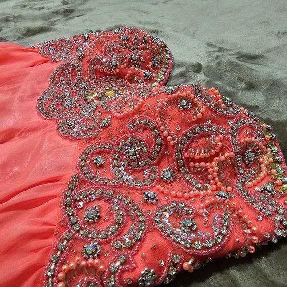 Sherri Hill ✦ Strapless Beaded Mini Dress ✦ Coral Rhinestone Prom Silhouette 8 - Picture 11 of 17